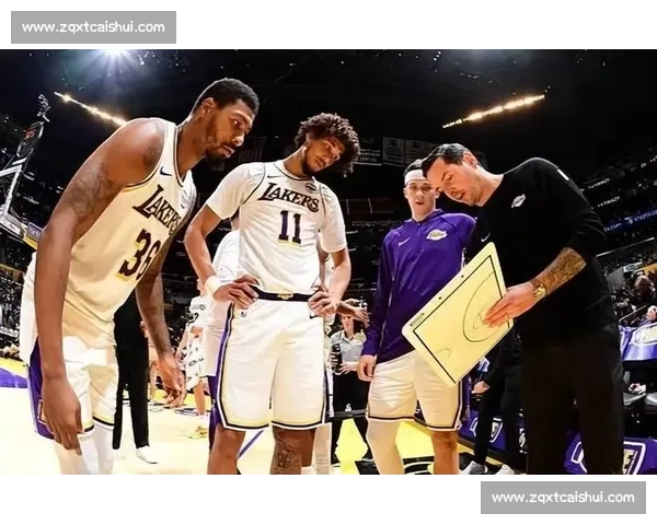 未上场的见证者:雷迪克与湖人的拼搏标杆 未上场的见证者:雷迪克与湖人的拼搏标杆